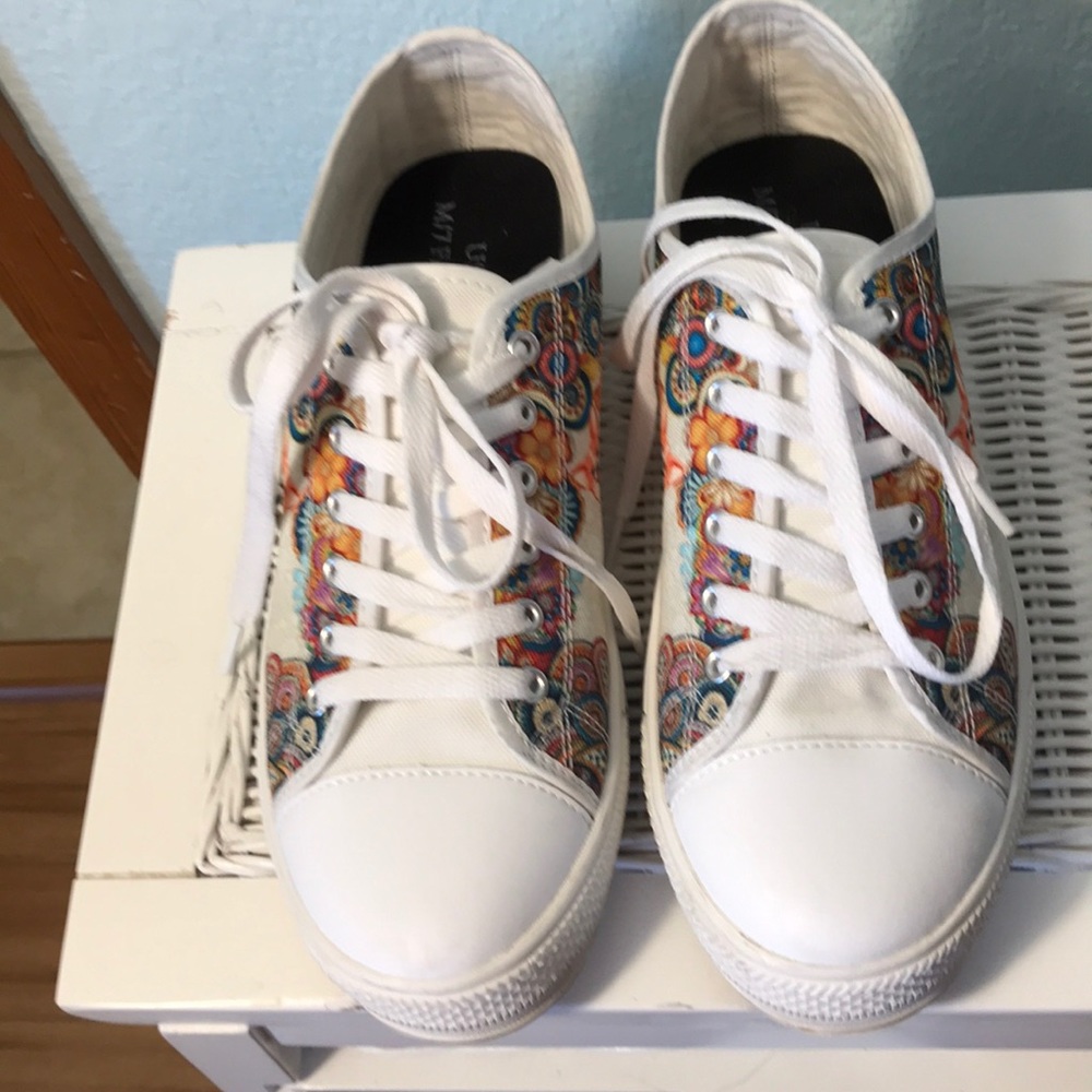 Hard To Find Pembroke Welsh Corgi Print Sneakers